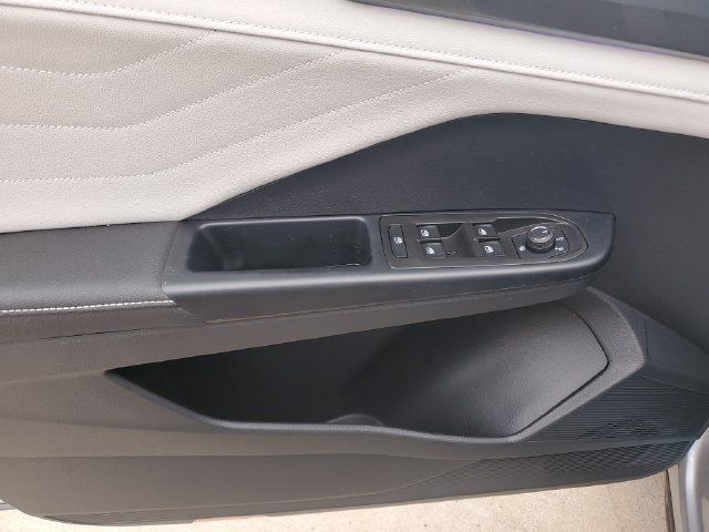 Used 2025 Volkswagen Taos SEL AWD/4WD image 21