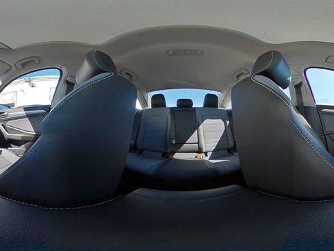 Used 2025 Volkswagen Jetta SE image 42