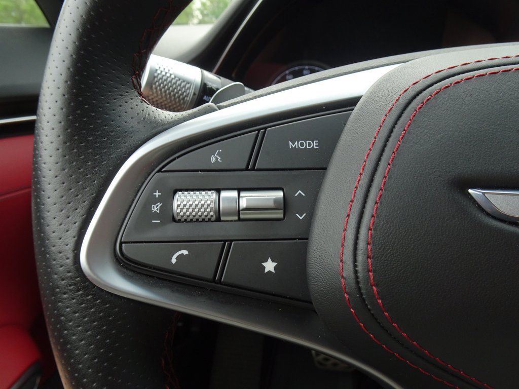 Used 2025 Genesis GV70 3.5T Sport AWD/4WD image 24