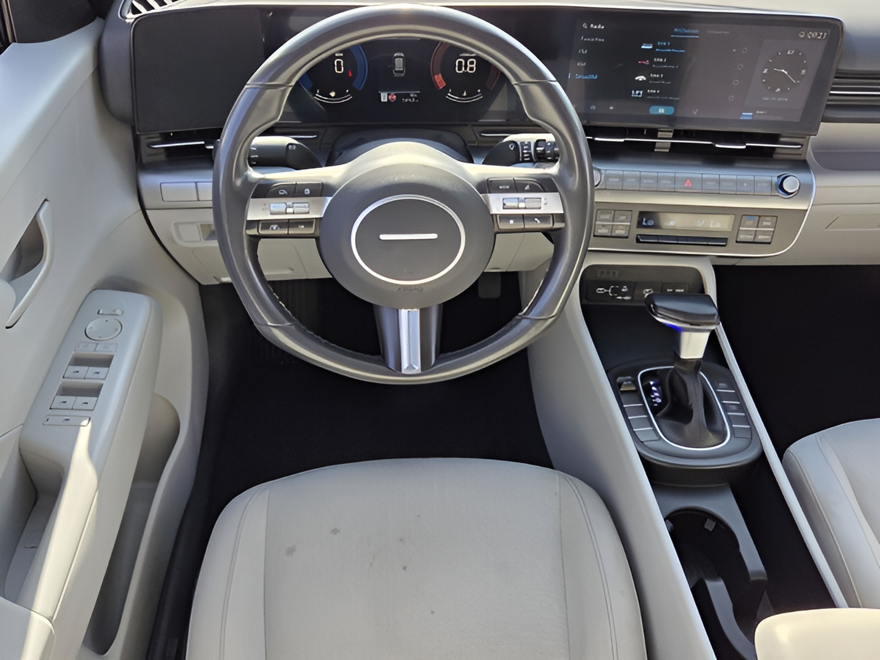 Used 2025 Hyundai Kona SEL FWD image 11