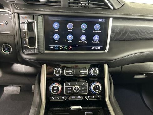 Used 2021 GMC Yukon Denali w/ Denali Premium Package AWD/4WD image 21