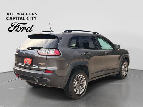 Used 2022 Jeep Cherokee Trailhawk AWD/4WD image 5