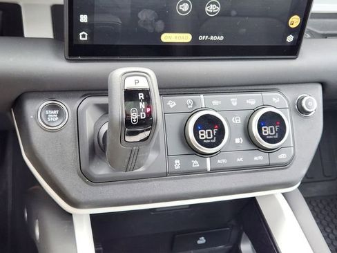 Used 2025 Land Rover Defender 110 S image 19