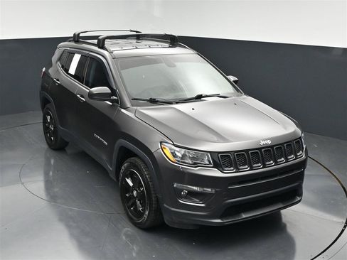Used 2019 Jeep Compass Latitude AWD/4WD image 22