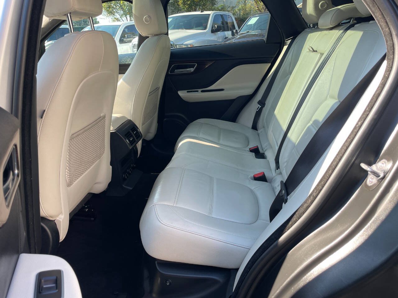 Used 2019 Jaguar F-PACE Prestige AWD/4WD image 17