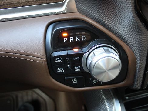Used 2021 RAM 1500 Limited AWD/4WD image 16