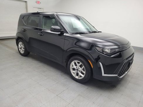 Used 2023 Kia Soul LX w/ LX Technology Package image 11