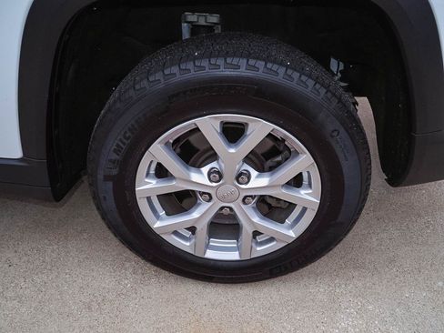 Used 2023 Jeep Grand Cherokee L Limited AWD/4WD image 39