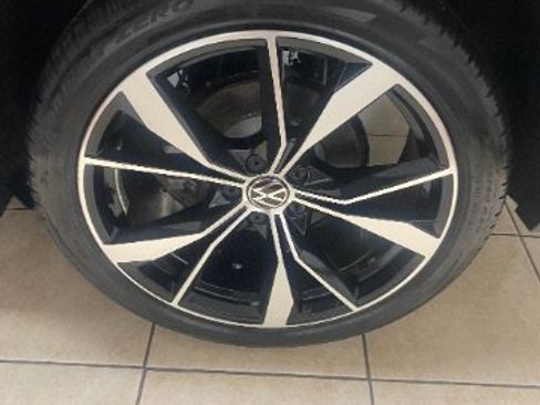 Used 2024 Volkswagen Tiguan SEL R-Line AWD/4WD image 30