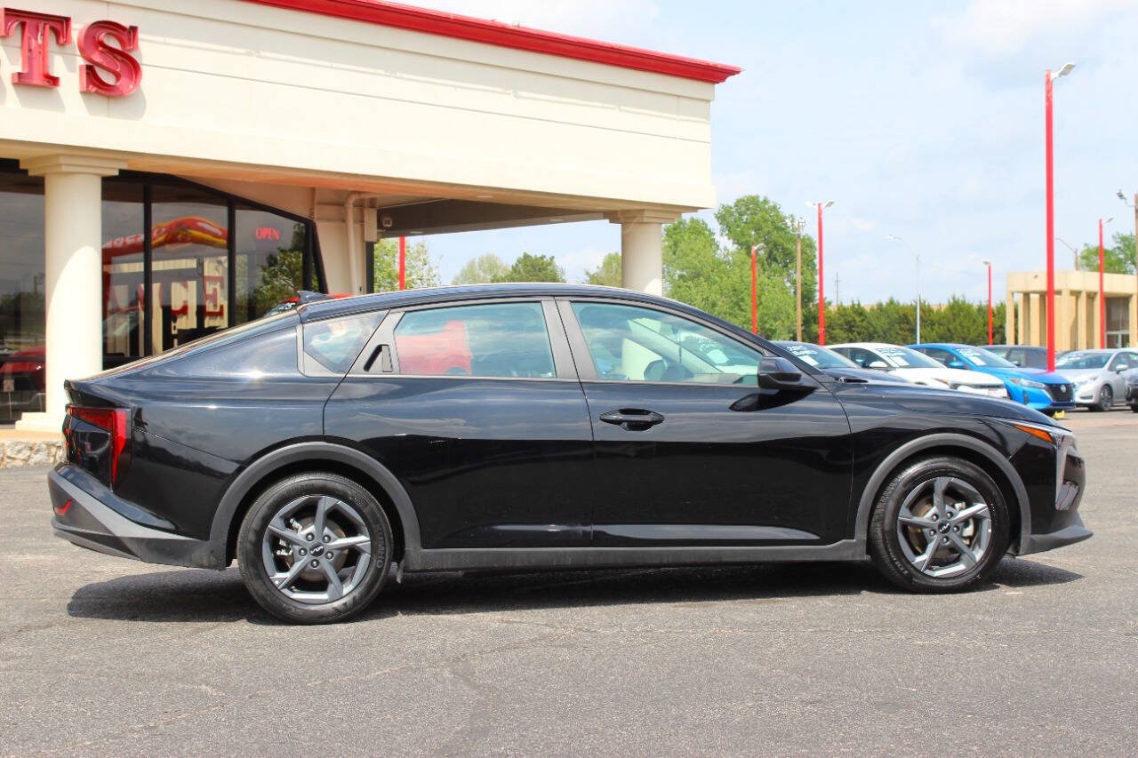 Used 2025 Kia K4 FWD image 3