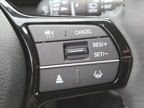 Used 2024 Honda HR-V EX-L image 11