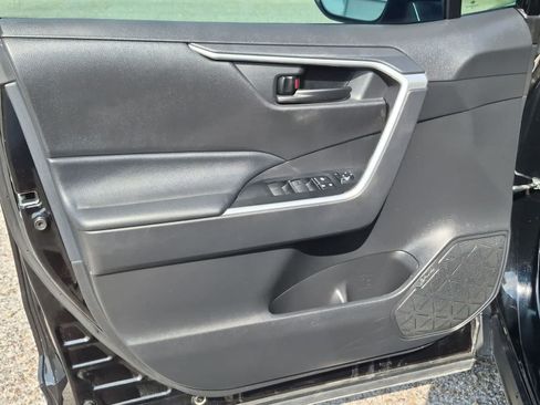 Used 2023 Toyota RAV4 LE FWD image 20