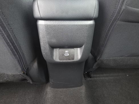 Used 2023 Nissan Versa SR w/ Trunk Package image 21