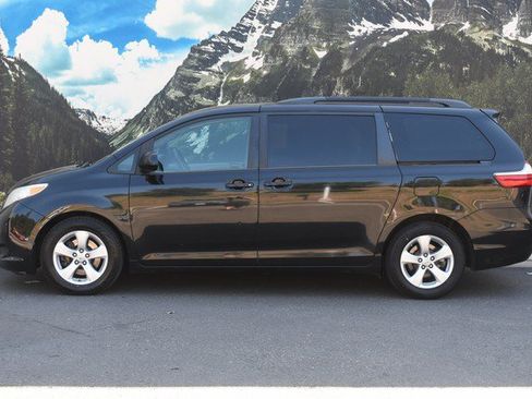 Used 2015 Toyota Sienna LE FWD image 7