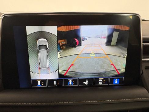 Used 2022 Chevrolet Suburban Premier RWD image 65