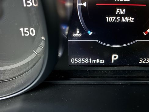 Used 2018 Land Rover Discovery Sport HSE AWD/4WD image 25