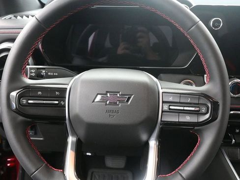 Used 2024 Chevrolet Colorado Z71 w/ Z71 Convenience Package 2 image 11