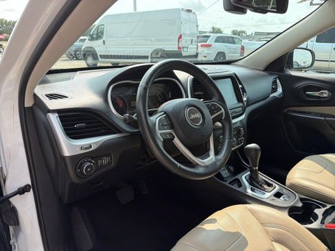 Used 2017 Jeep Cherokee Limited FWD image 14