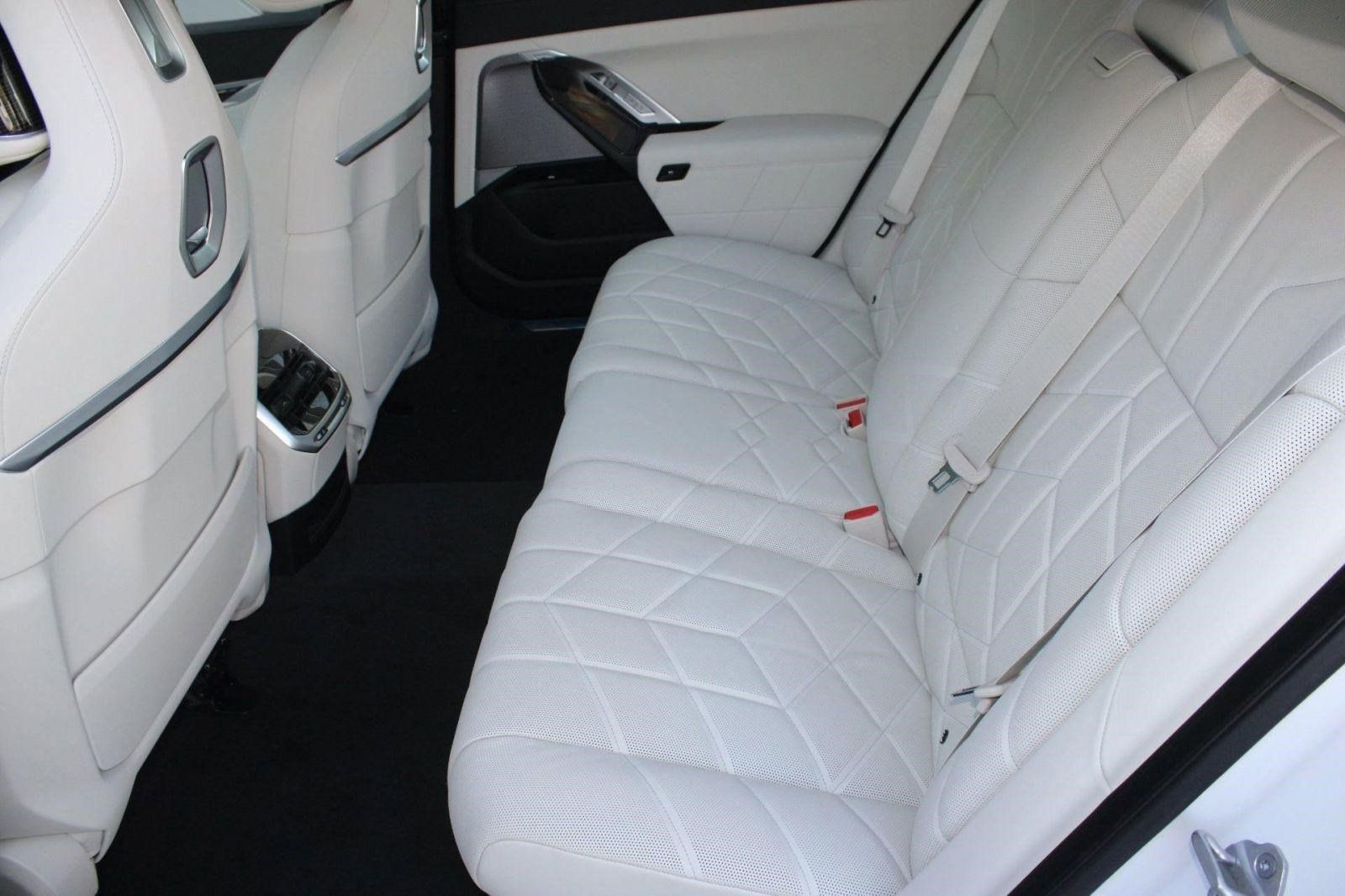 Used 2026 BMW i7 eDrive50 RWD image 14