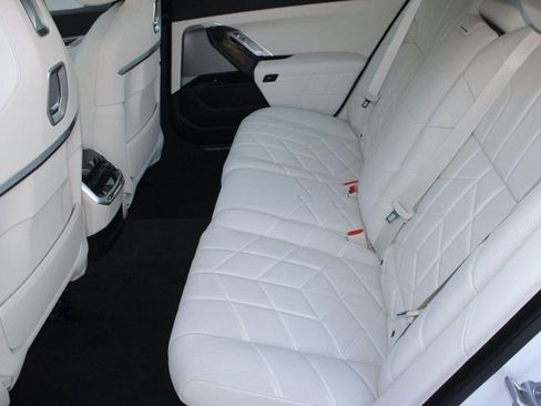 Used 2026 BMW i7 eDrive50 RWD image 14