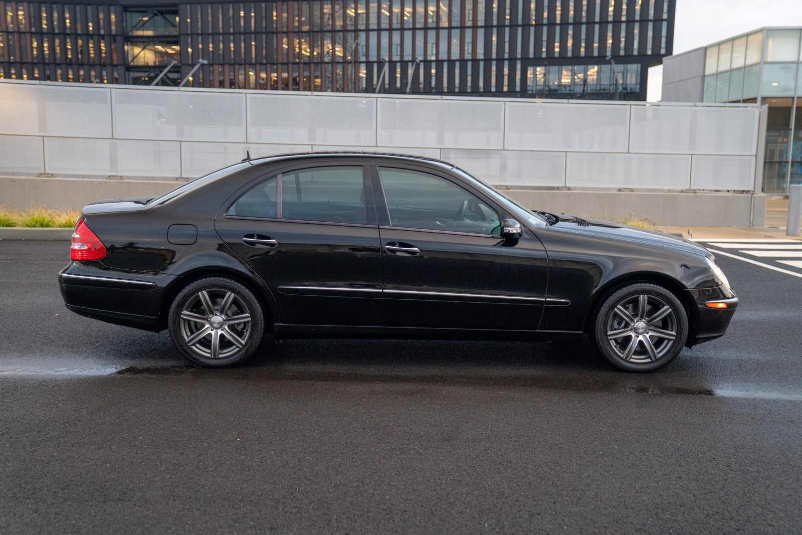 Used 2005 Mercedes-Benz E 500 4MATIC Sedan image 8