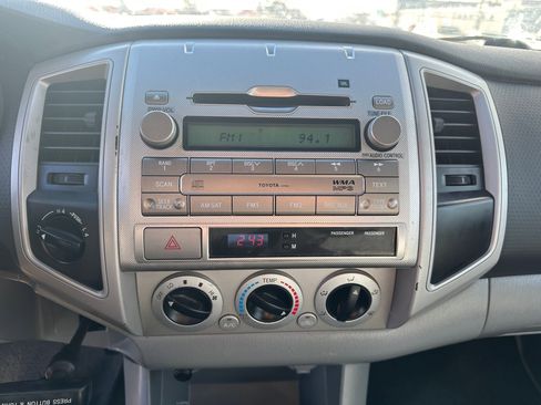 Used 2011 Toyota Tacoma 4x4 Double Cab image 24