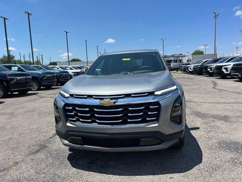 New 2026 Chevrolet Equinox LT w/ Convenience Package II FWD image 8