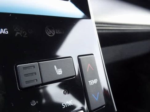 Used 2022 Toyota Avalon XLE image 15