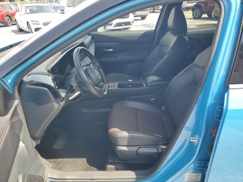 Certified 2025 Nissan Kicks SR FWD image 13