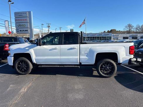 Used 2019 Chevrolet Silverado 2500 LT w/ All Star Edition image 18