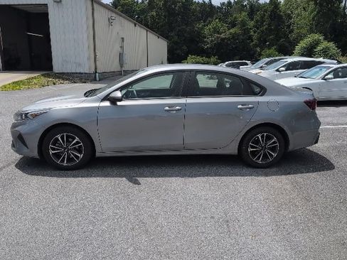 Used 2024 Kia Forte LXS FWD image 4