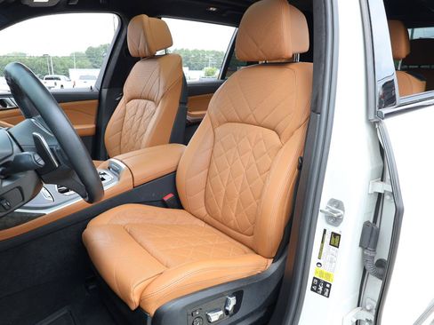 Used 2024 BMW X7 xDrive40i w/ M Sport Package AWD/4WD image 14