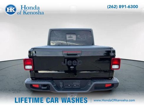 Used 2020 Jeep Gladiator Sport w/ Technology Group image 5