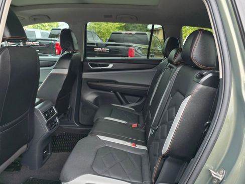 Used 2025 Volkswagen Atlas Peak Edition SE AWD/4WD image 52