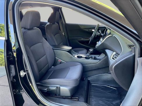 Used 2024 Chevrolet Malibu RS FWD image 28