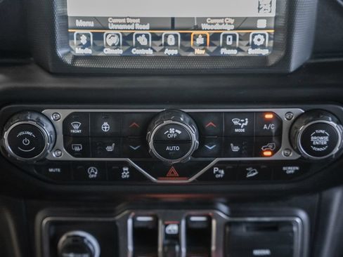 Used 2021 Jeep Wrangler Unlimited Sahara w/ Dual Top Group AWD/4WD image 23