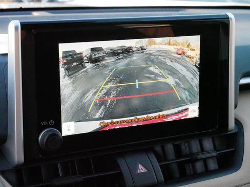 Certified 2025 Toyota RAV4 LE image 29