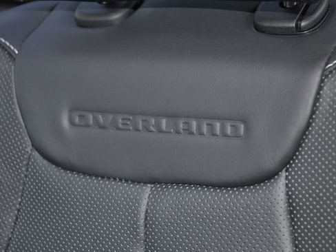 Used 2024 Jeep Grand Cherokee Overland w/ Luxury Tech Group IV image 21