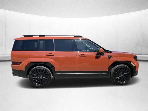 Used 2025 Hyundai Santa Fe Calligraphy image 2