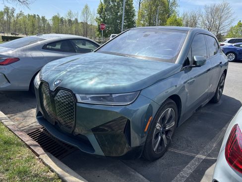 Used 2023 BMW iX xDrive50 w/ Premium Package image 10