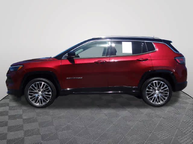 Used 2022 Jeep Compass Limited w/ Elite Group AWD/4WD image 2