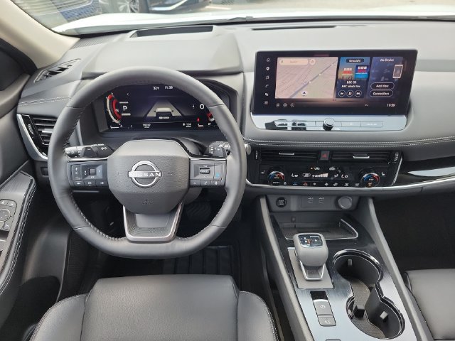 Certified 2025 Nissan Rogue SL w/ SL Premium Package FWD image 17