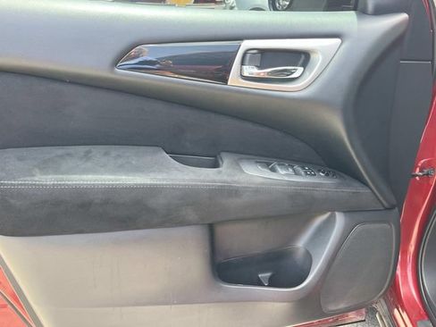 Used 2015 Nissan Pathfinder SV FWD image 25