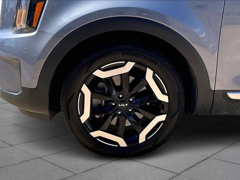 Used 2024 Kia Telluride EX image 10