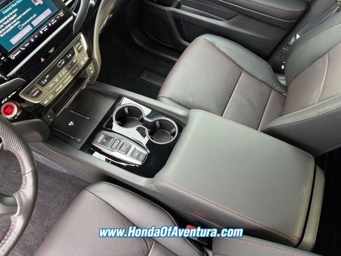 Certified 2025 Honda Ridgeline Black Edition image 24