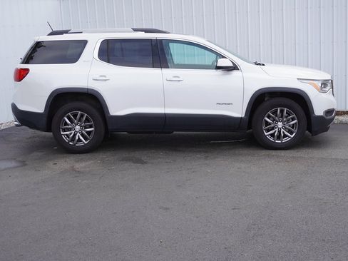 Used 2017 GMC Acadia SLT image 2