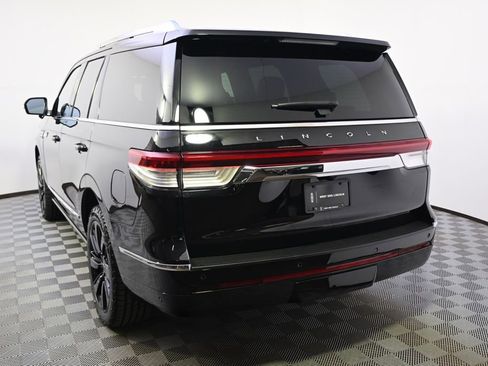 Used 2023 Lincoln Navigator Reserve image 4