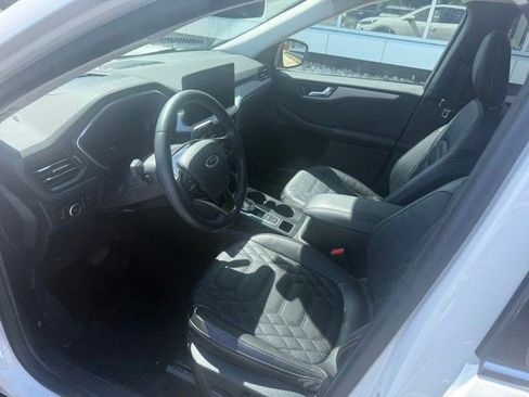 Used 2023 Ford Escape Platinum w/ Premium Technology Package AWD/4WD image 10