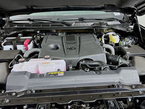 New 2026 Toyota Tundra Limited AWD/4WD image 30
