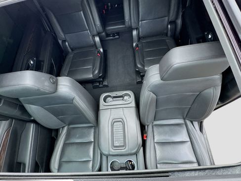 Used 2023 Chevrolet Tahoe LT w/ Luxury Package RWD image 14